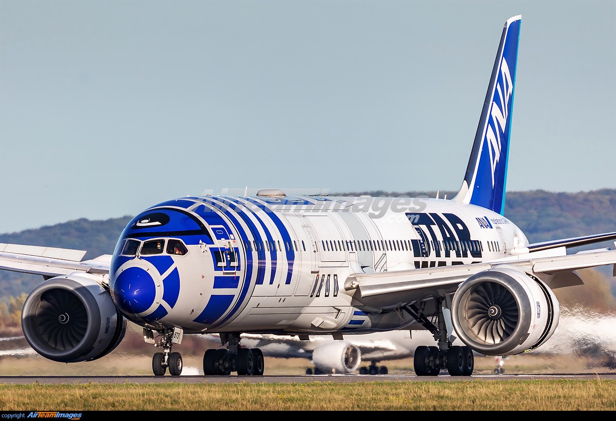 Star Wars R2-D2 Livery! 😍 ✈️: ANA (All Nippon Airways) - Boeing