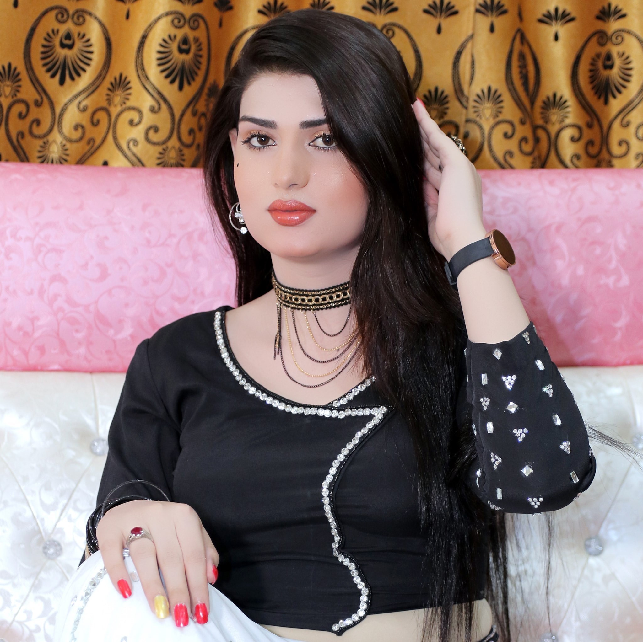Urwa khan - Urwa khan added a new photo.