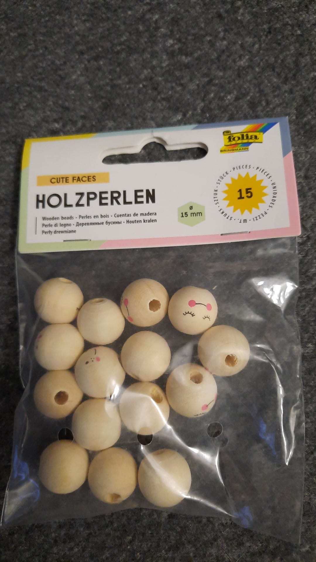 Hallo ihr lieben.Wo kauft ihr die Holzperlen mit Gesicht?Ausser beim großen A.Danke