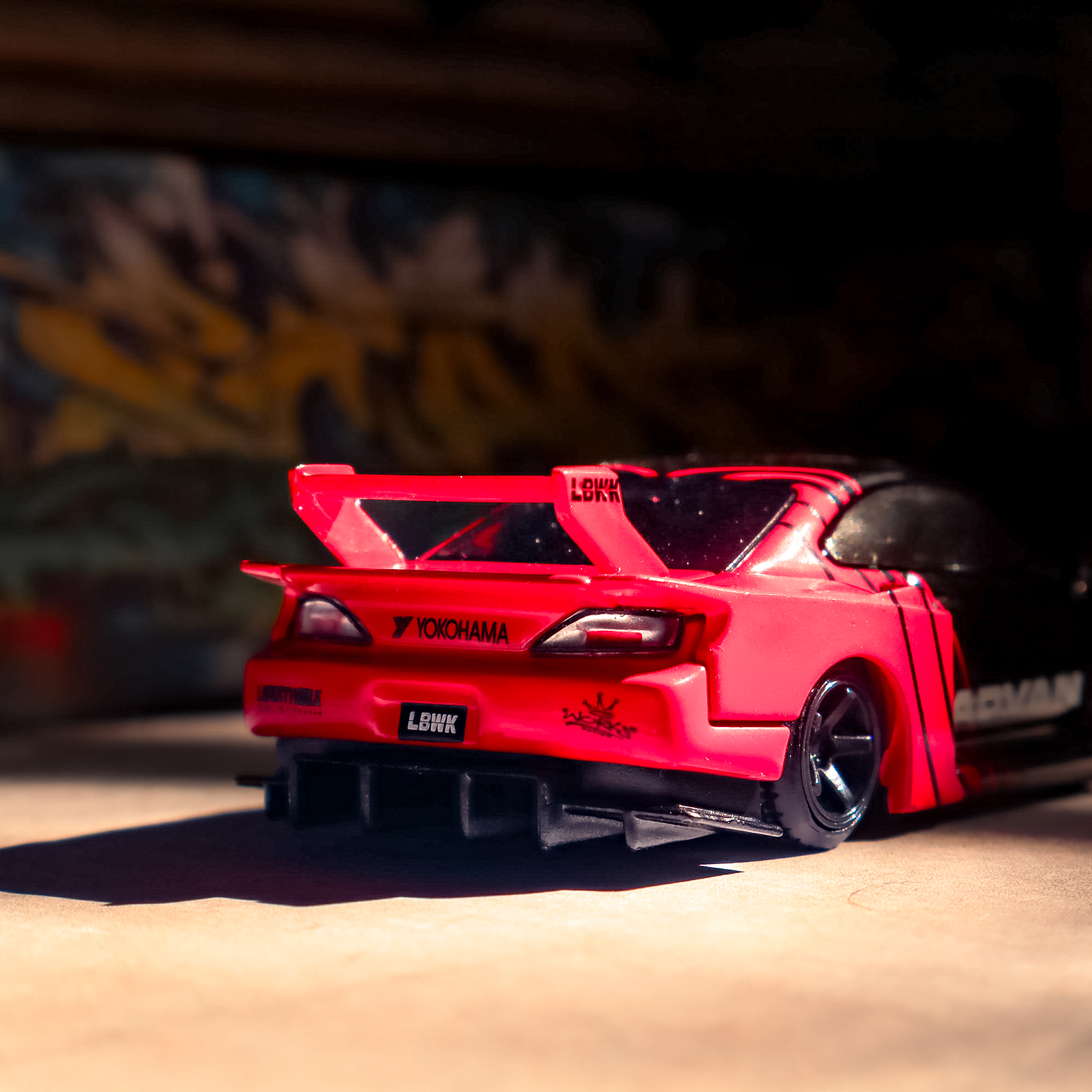 Nissan Silvia S15 Advan LB Work by MiniGT