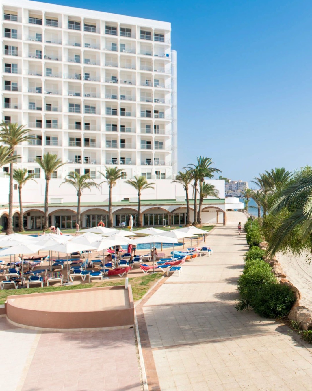 Nuestro AluaSun Doblemar es el... - Alua Hotels & Resorts
