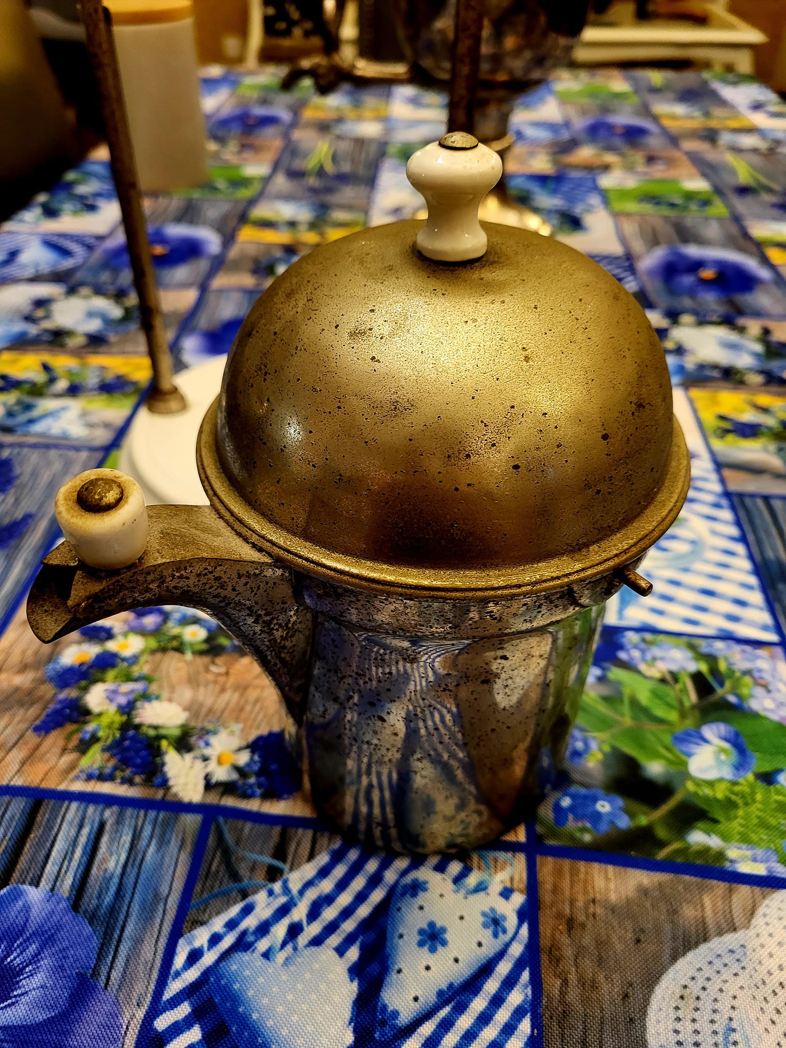 What is the era of manufacture of this 18th century coffee roaster?
