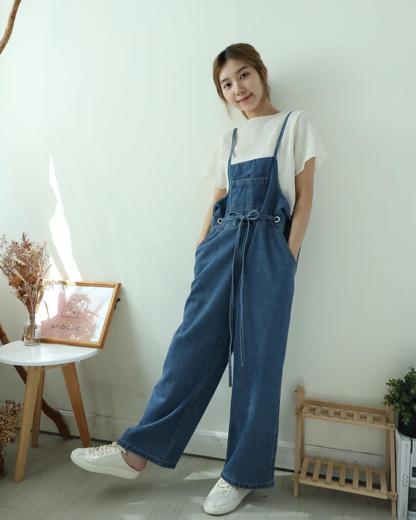 unibasic.closet - #轉季特價品 #全現貨售完即止 觀望很久一直不敢入手的 文青丹寧背帶褲... | Facebook