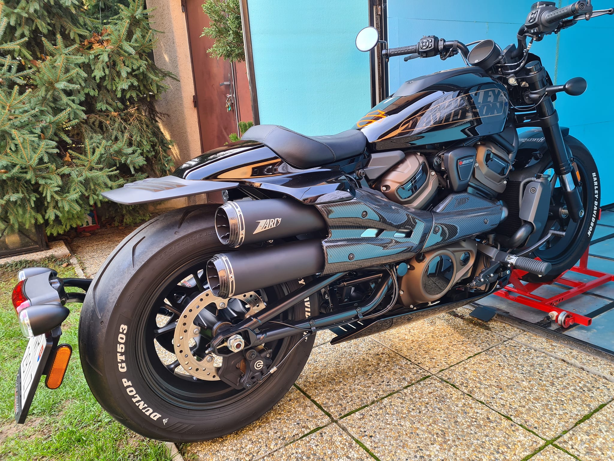 Harley-Davidson x Darc Sport