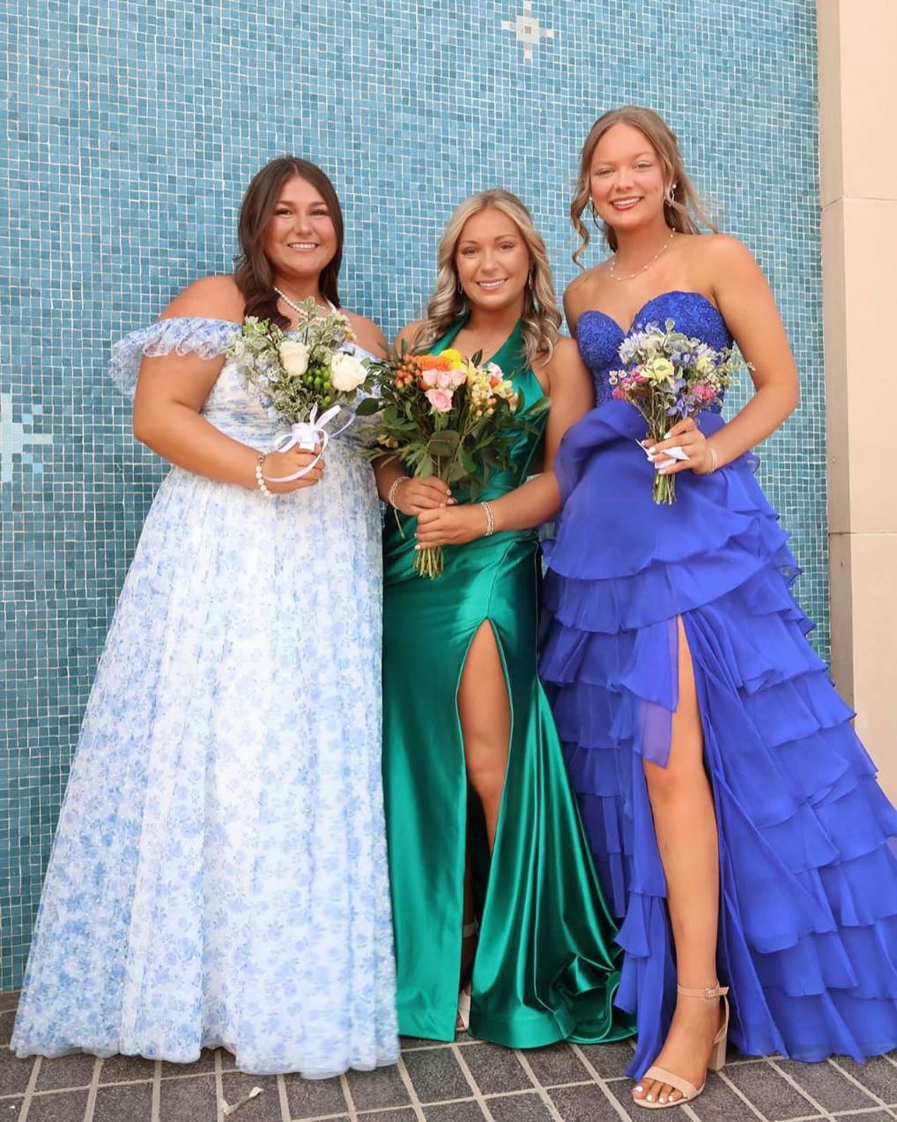San - The prom pics will last forever… make sure your glow does too!📸🤍☀ ...