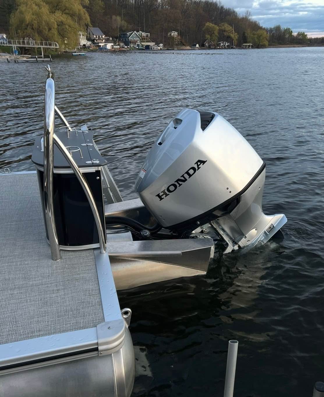 2023 Tahoe Sport CRB Tritoon 21’ Honda 115HP - Boats - Belding ...