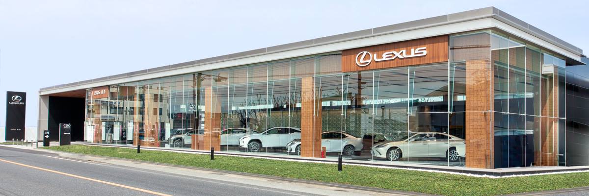 【e-latch機能のご案内】 eラッチ機能とは？ 従来のドアハンドルとは違い、握っただけでロックが電子制御で解除され、軽く引くだけでドアが ...