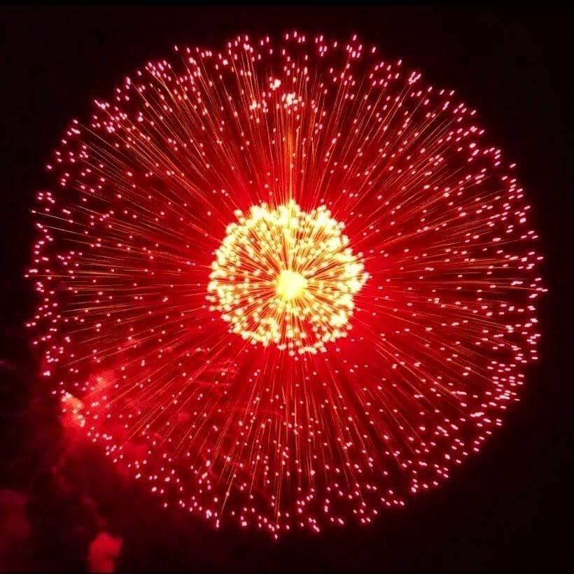 Maltese Multi-Ring-Salute Shell!!! Incredibile Malta Firework!! 🇲🇹🎆😲 ...
