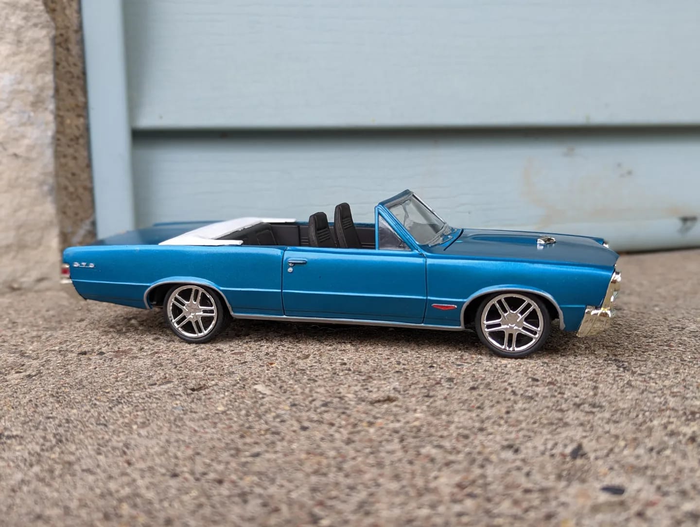 Pontiac GTO convertible with custom parts