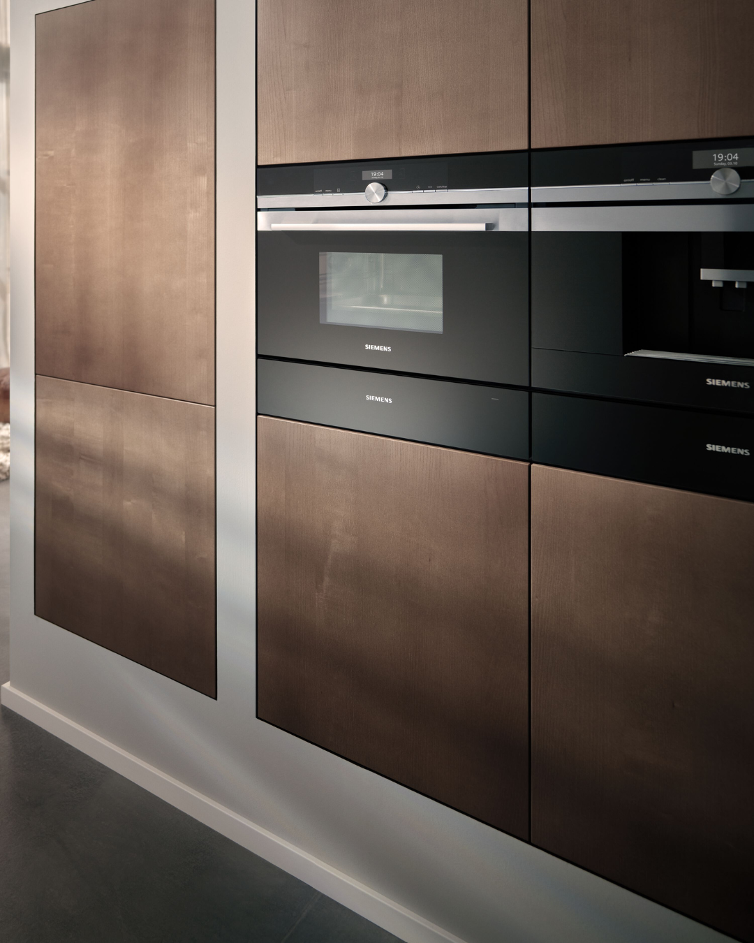 SIEMENS Tiroir Chauffe-Plat Encastrable BI510CNR0 - Température 40-80°C - Capacité 14 Assiettes Ou 64 Tasses - Inox/Noir