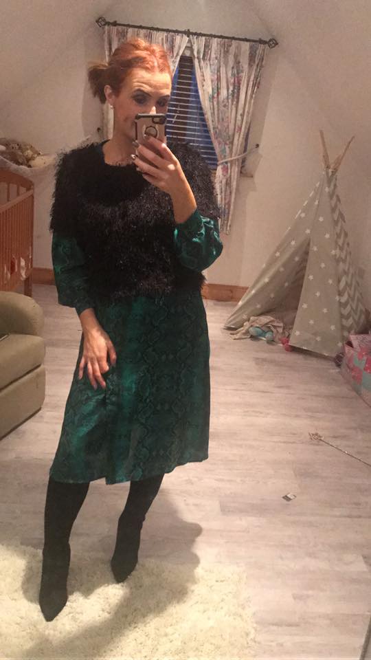 dark green dress with tights An off-the-shoulder LBD + Hit the Bottle opaques. So simple, so perfect 💕 What's your #MondayOutfit? Snap a photo and show us in the comments. 📷 Natalie (@fatbabe4ever on Instagram) #snagtights # menu: valentines edit