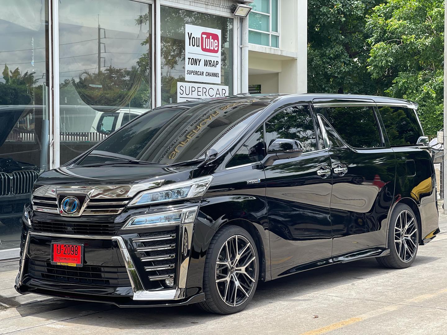 New Vellfire ขอบพระคุณคุณ @chaichitmillmill ท่านลูกค้าจากชลบุรีครับ ...