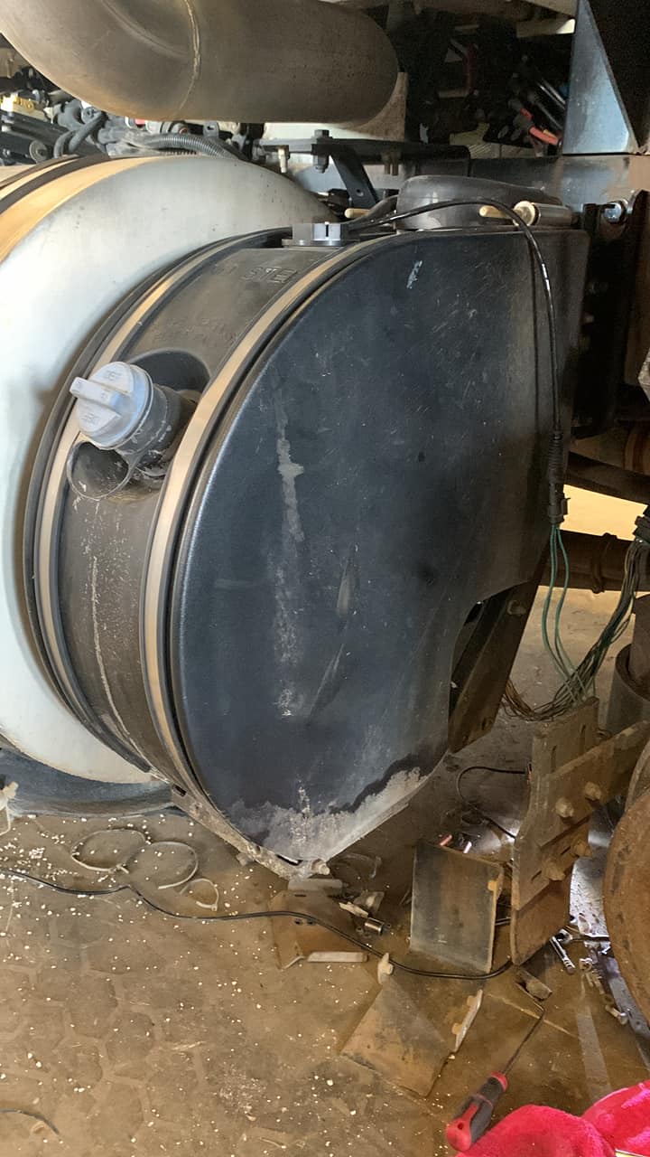 2019 Paccar PX-9 def level gauge issue