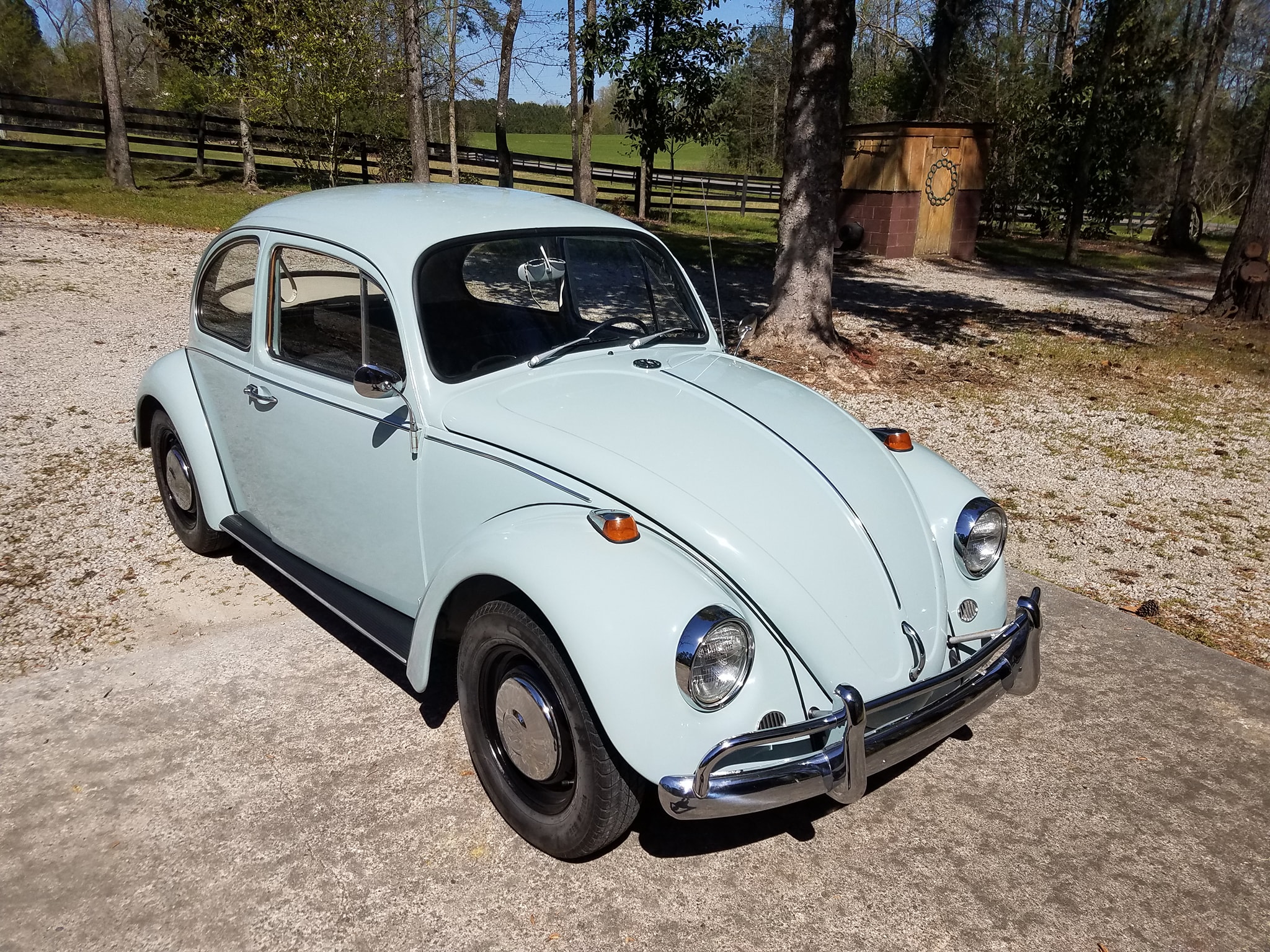 1967 VW Beetle convertible painted in hippy style. 2/2