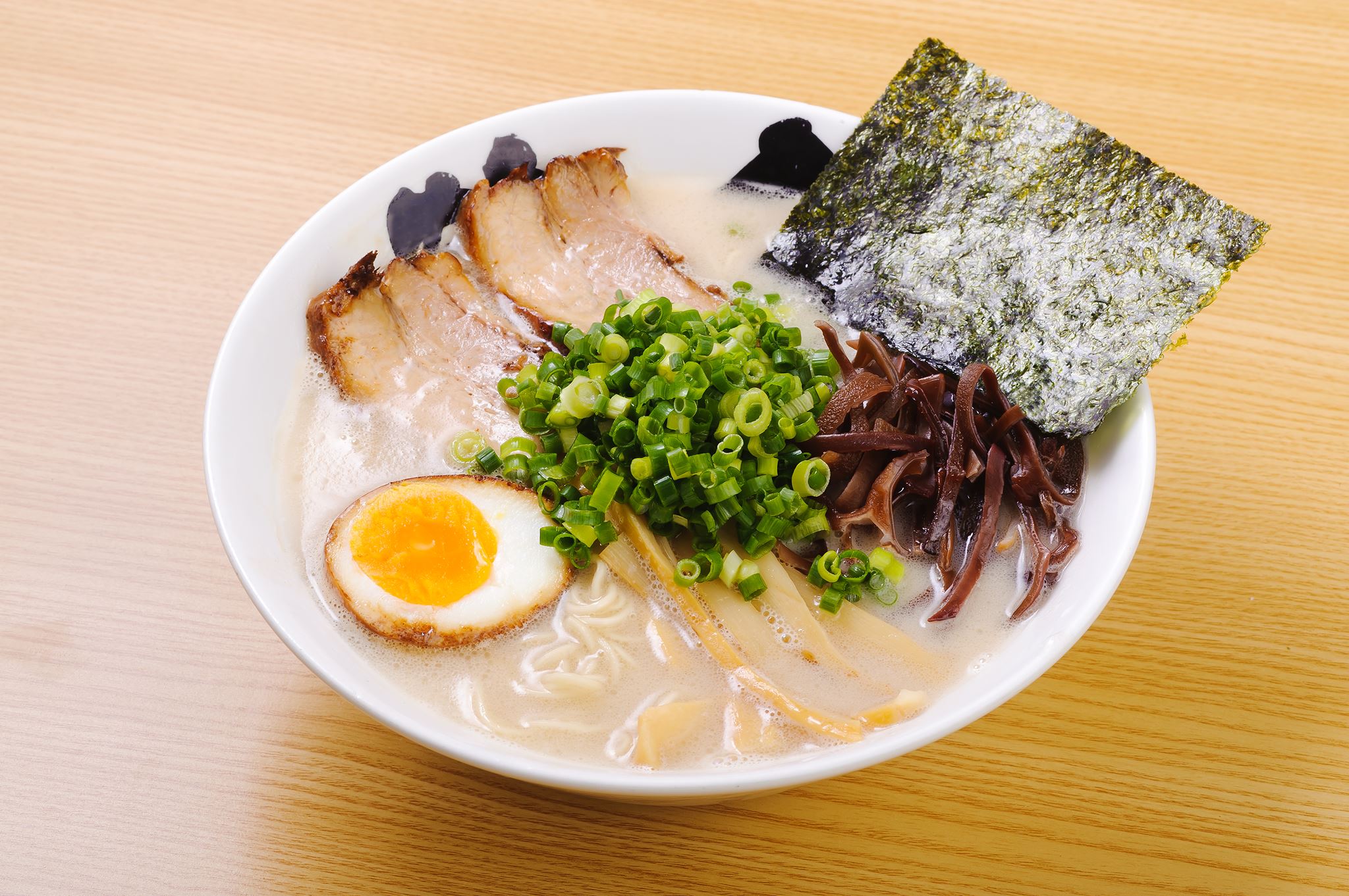 Tsurukamedou - Authentic Hakata Tonkotsu Ramen - 🇯🇵 Comfort food of the ...