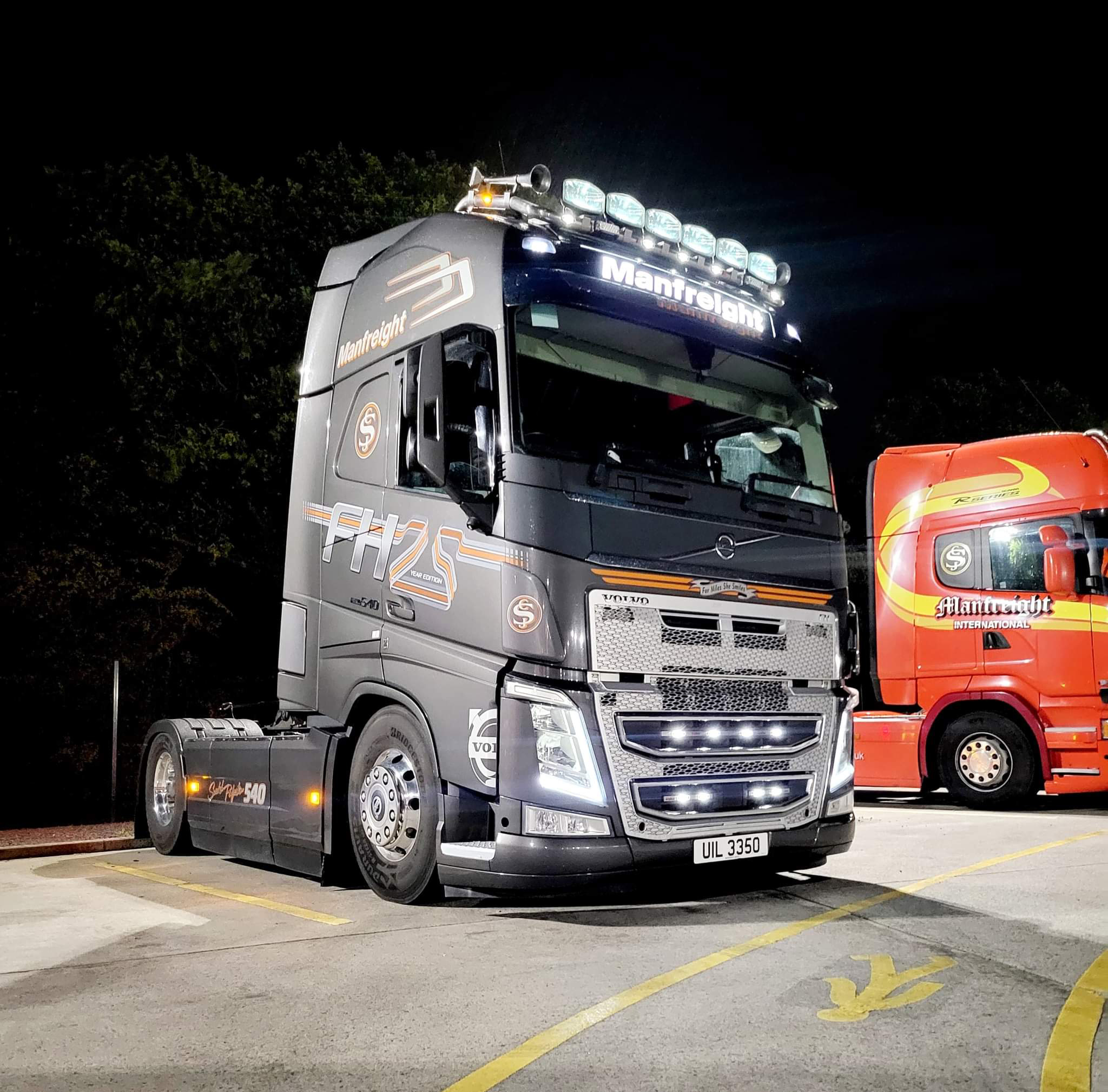 ミニカー VOLVO FH 25 Year Special 1:50 ミニカー VOLVO FH 25 Year