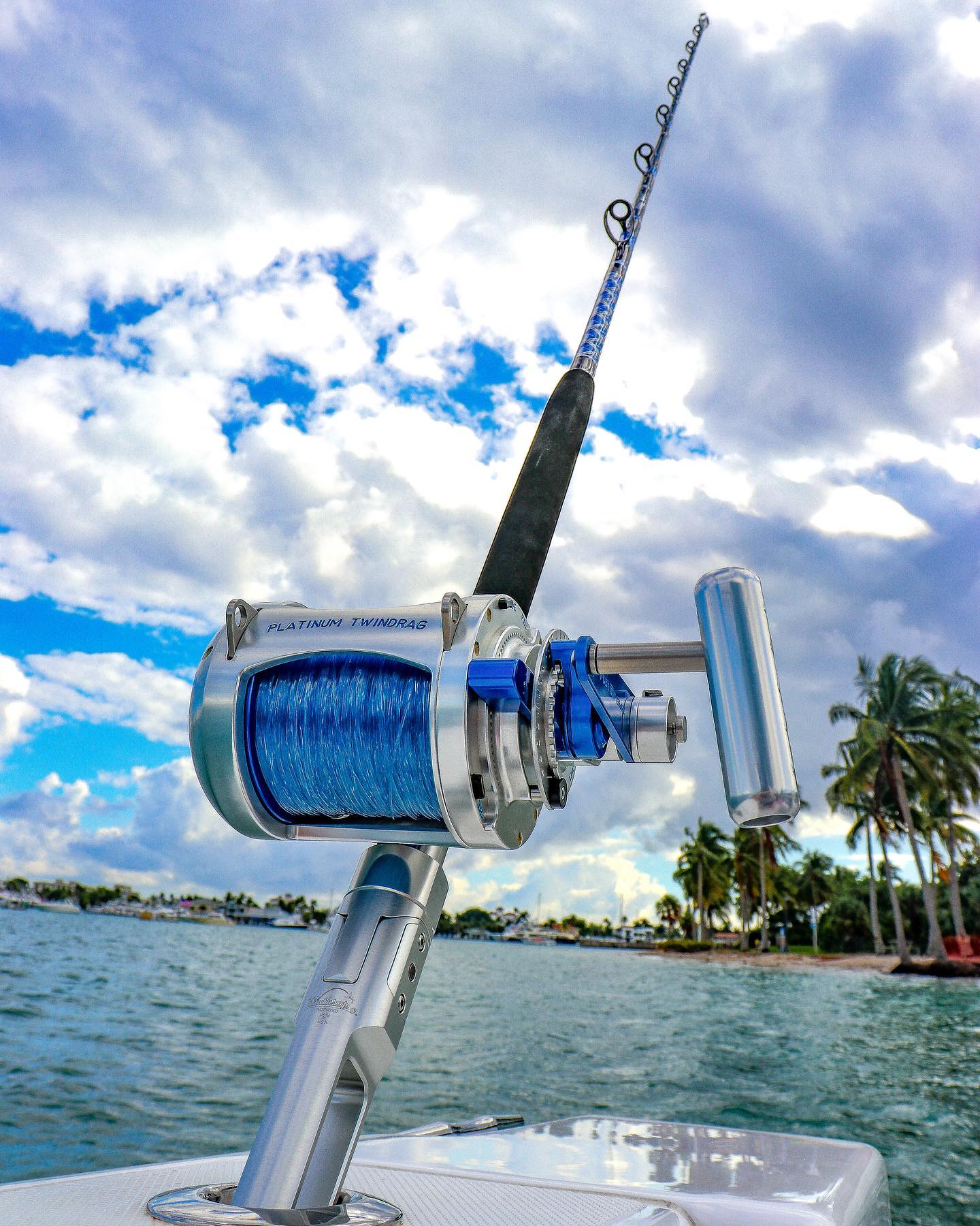 ugly stik gx2 20 30lb Travel Spinning Kit Color:Tan Frog HELIX 7 MSI GPS catching cosmetics. epic fishing