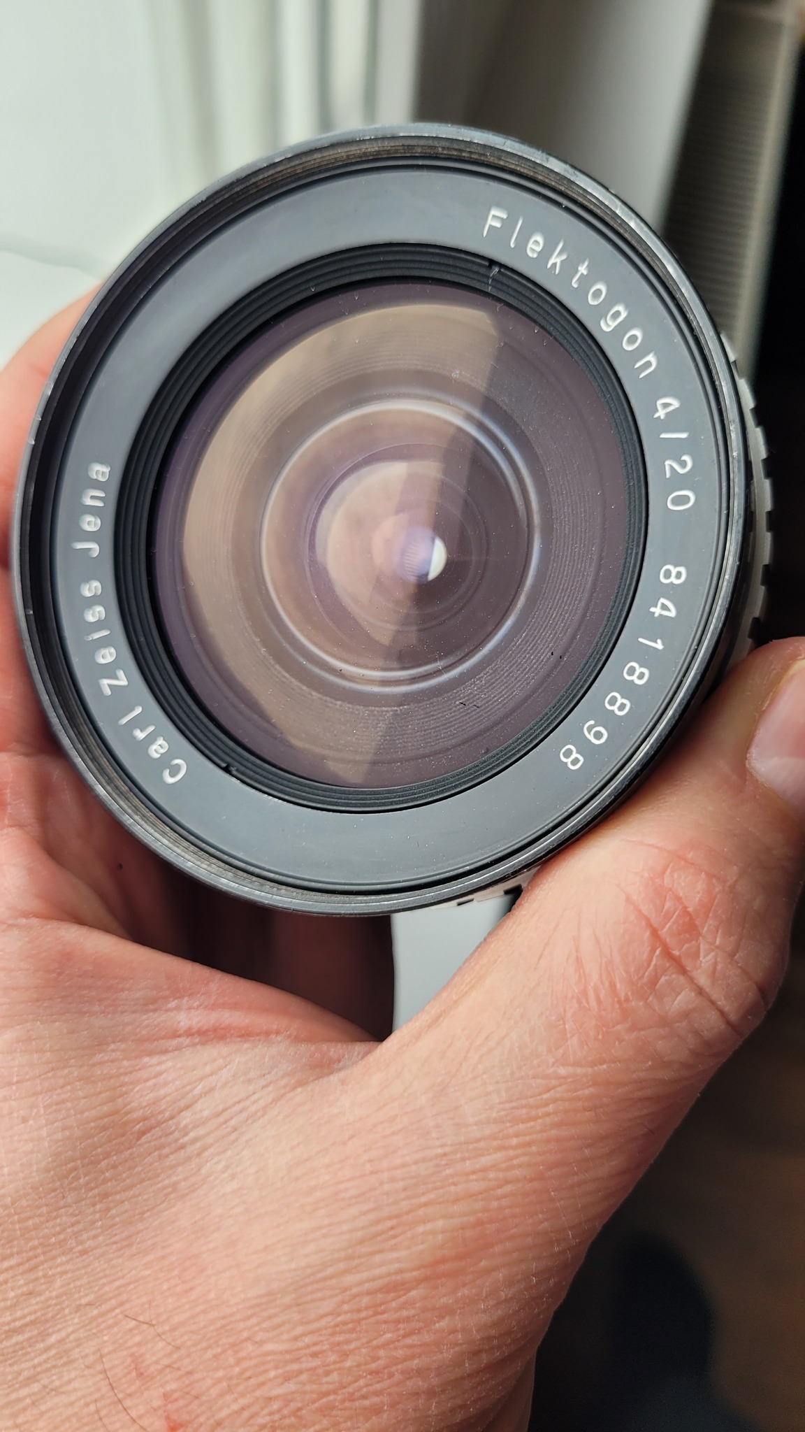 Carl Zeiss Jena Flektogon 20mm/f4 (1968) The minimum focus