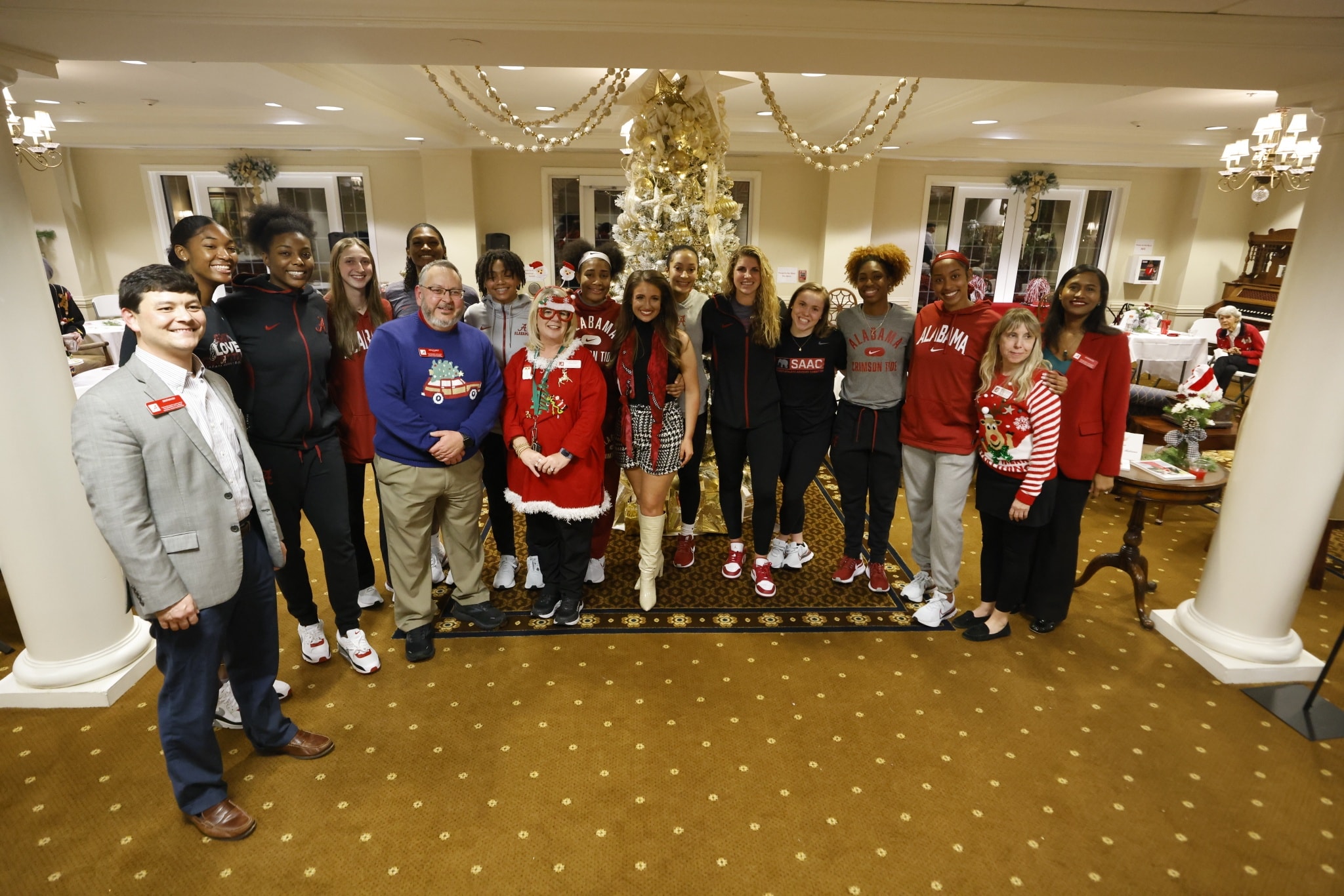 Enjoying some holiday cheer... - Alabama Women's Basketball
