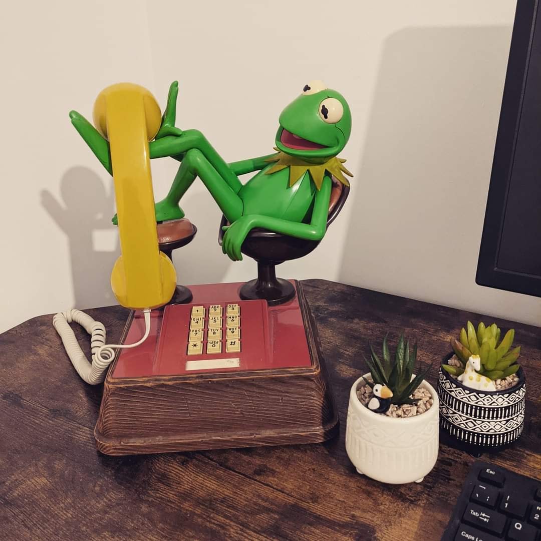 Vintage frog phone from the 1980s