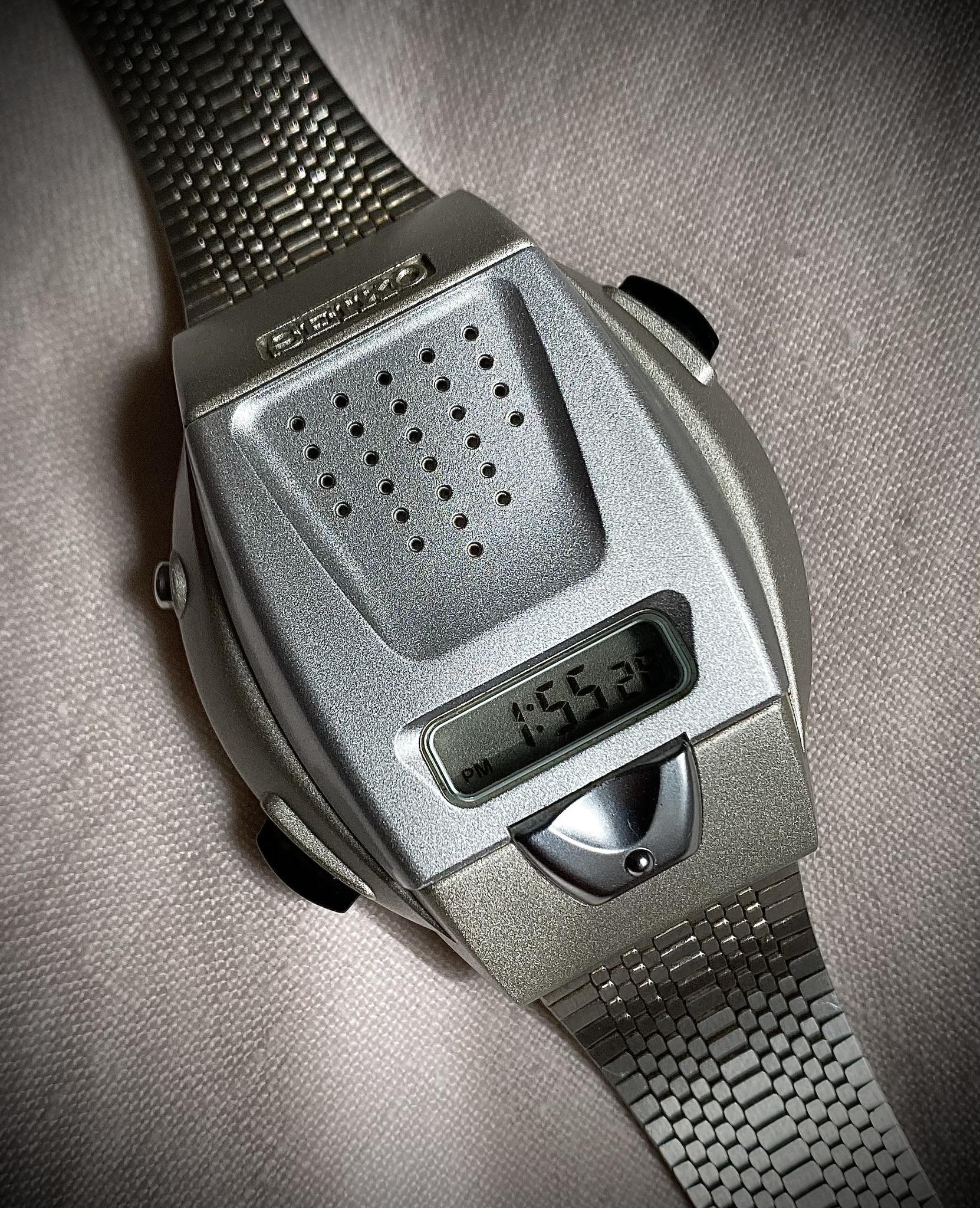 Seiko talking watch A860-4000 speaks Japanese when any button is