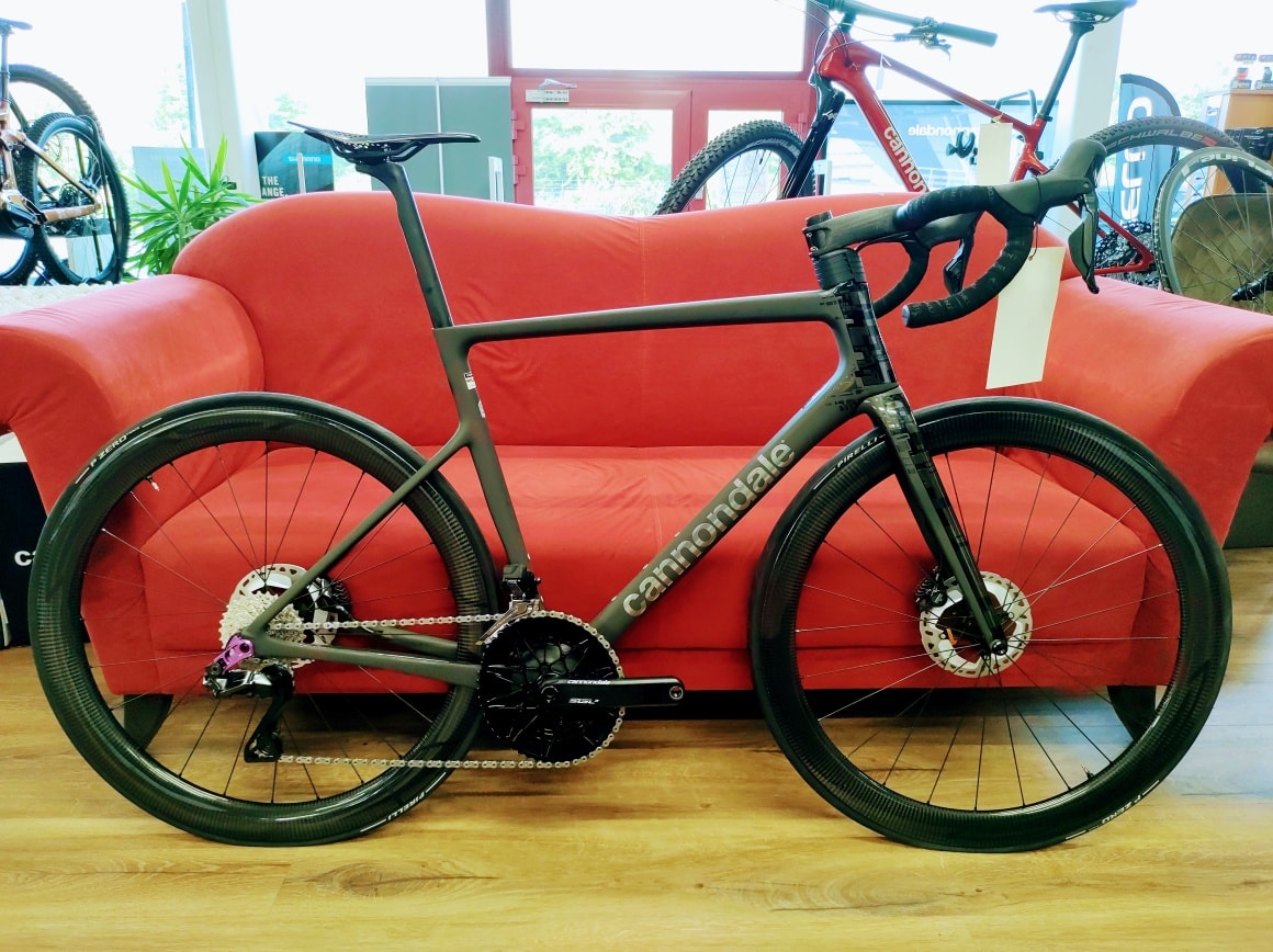 Cycles Pitau - Montage du dreambike en cours 😍 Nous...