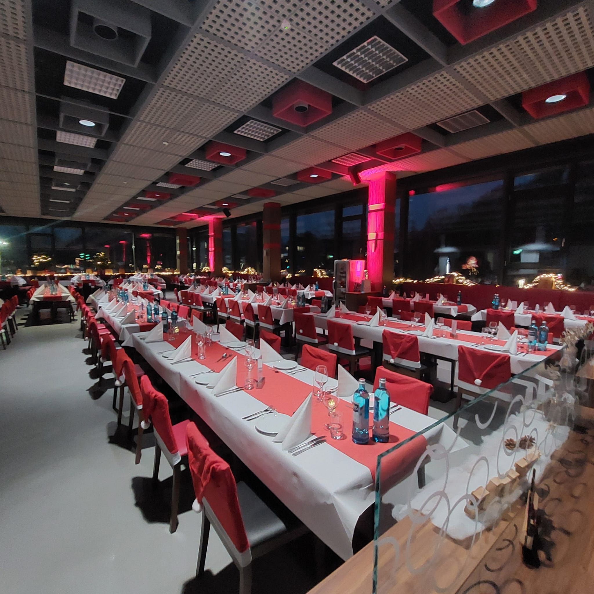 Willkommen im Esszimmer – Ihrer Top-Veranstaltungslocation im TechnologiePark Bergisch Gladbach!** Suchen Sie den perfekten Ort für Ihre nächste Feier oder Veranstaltung? Im Esszimmer verbinden wir erstklassige Anbindung mit einem einzigartigen