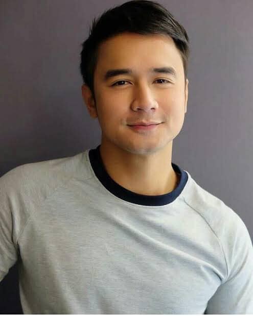 ChikaBalita - LOOK: Actor JM de Guzman with his colleagues...