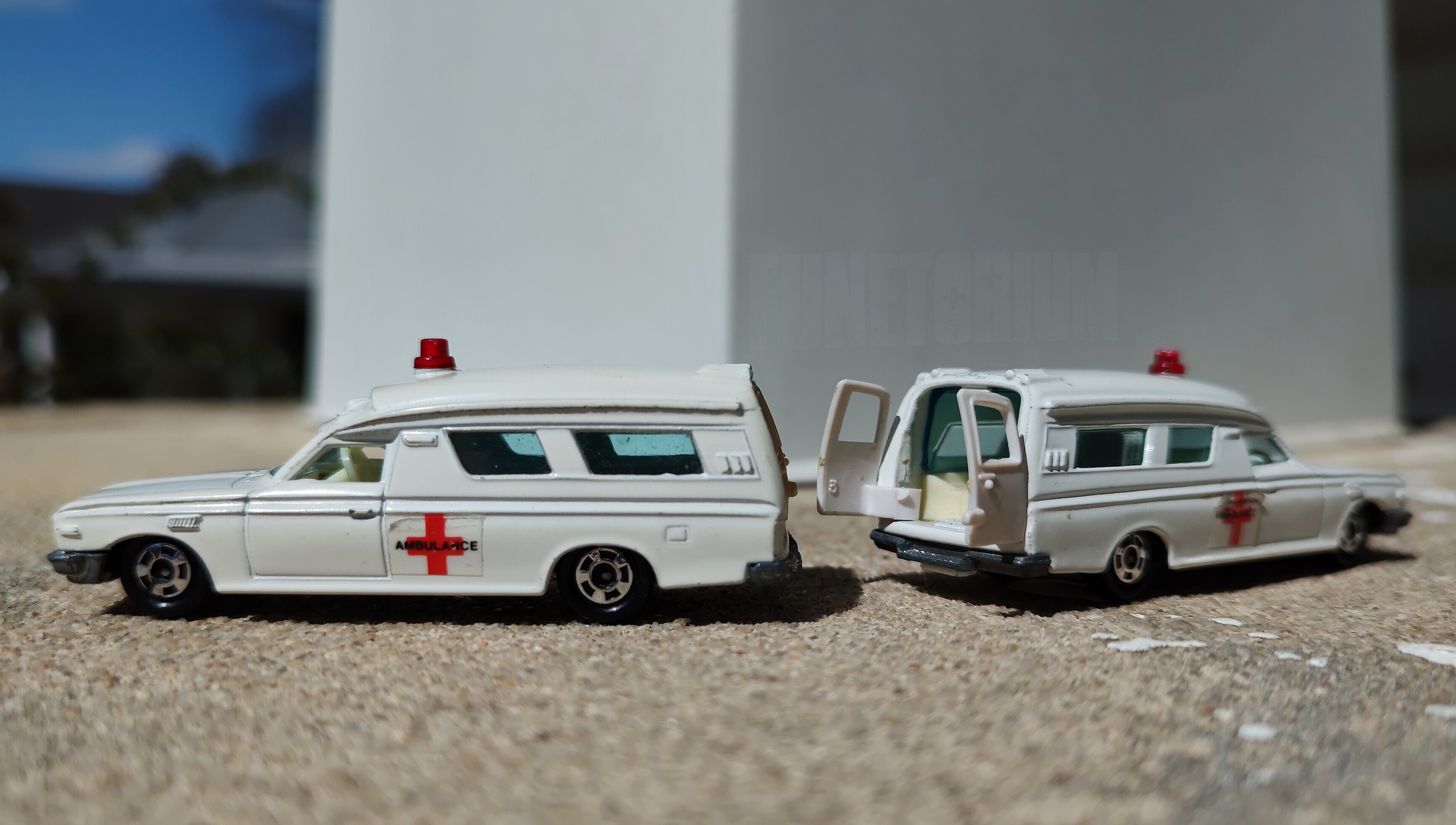 1:64 diecast Tomica white #40 Toyota Crown ambulances. #funetorium