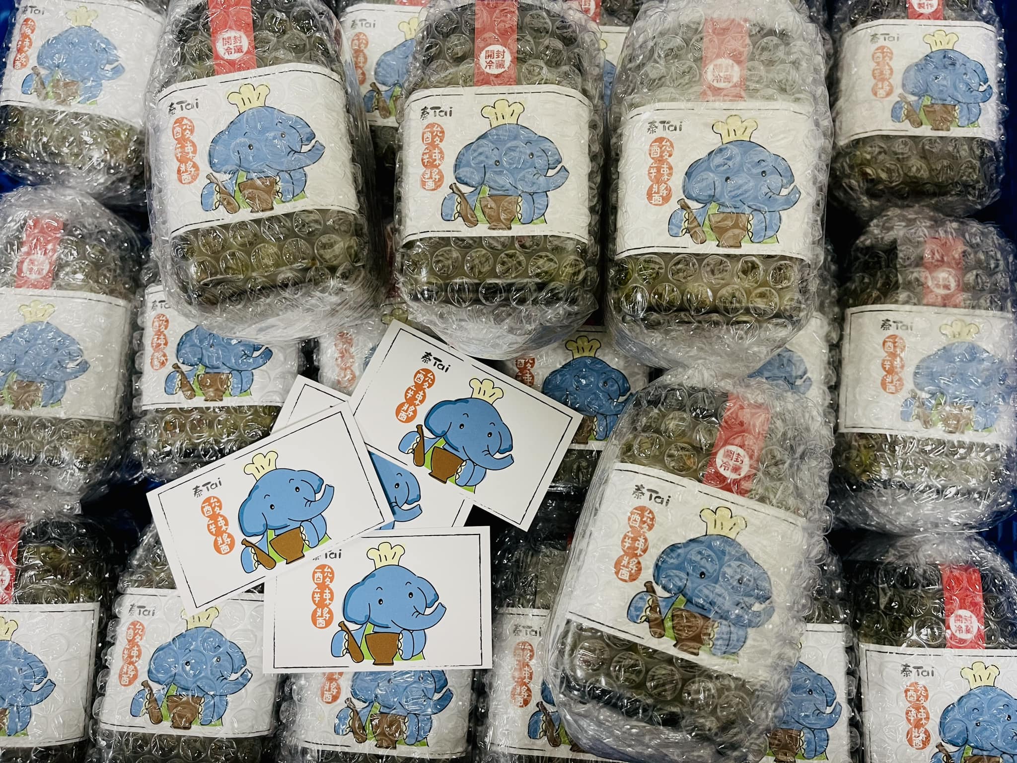 泰Tai-泰式料理餐廳 - 新Q版 酸辣醬瓶身貼 ️ 我姐自己畫的😂😂😂 好強欸 我說想要什麼 就畫出來了... | Facebook