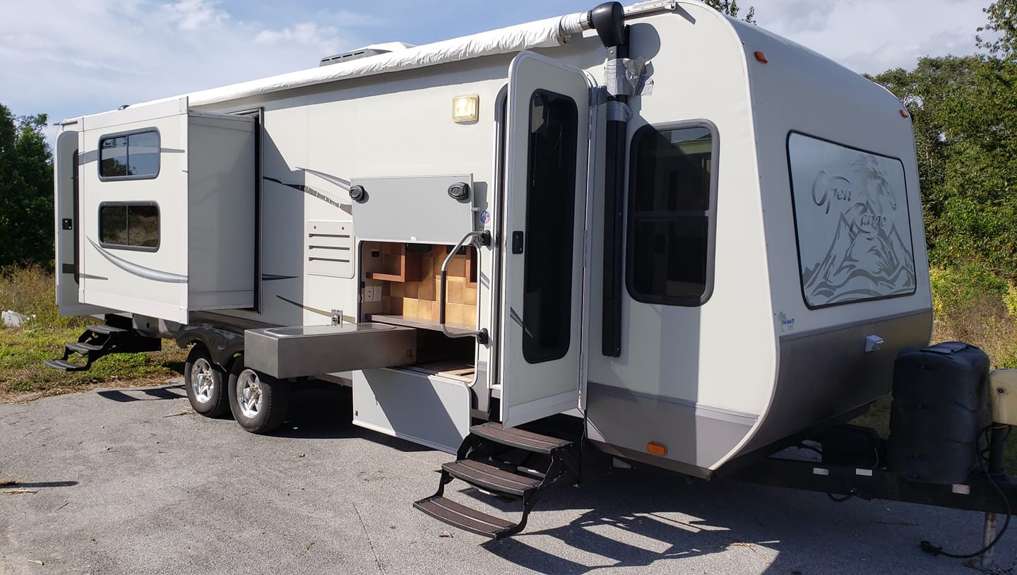 New & Used... - New & Used Campers RVs Wholesale Worldwide