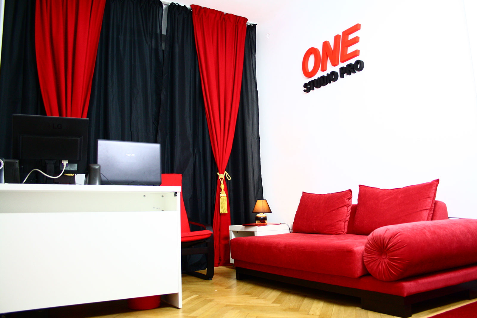 One Studio Pro | Bucuresti-Noi