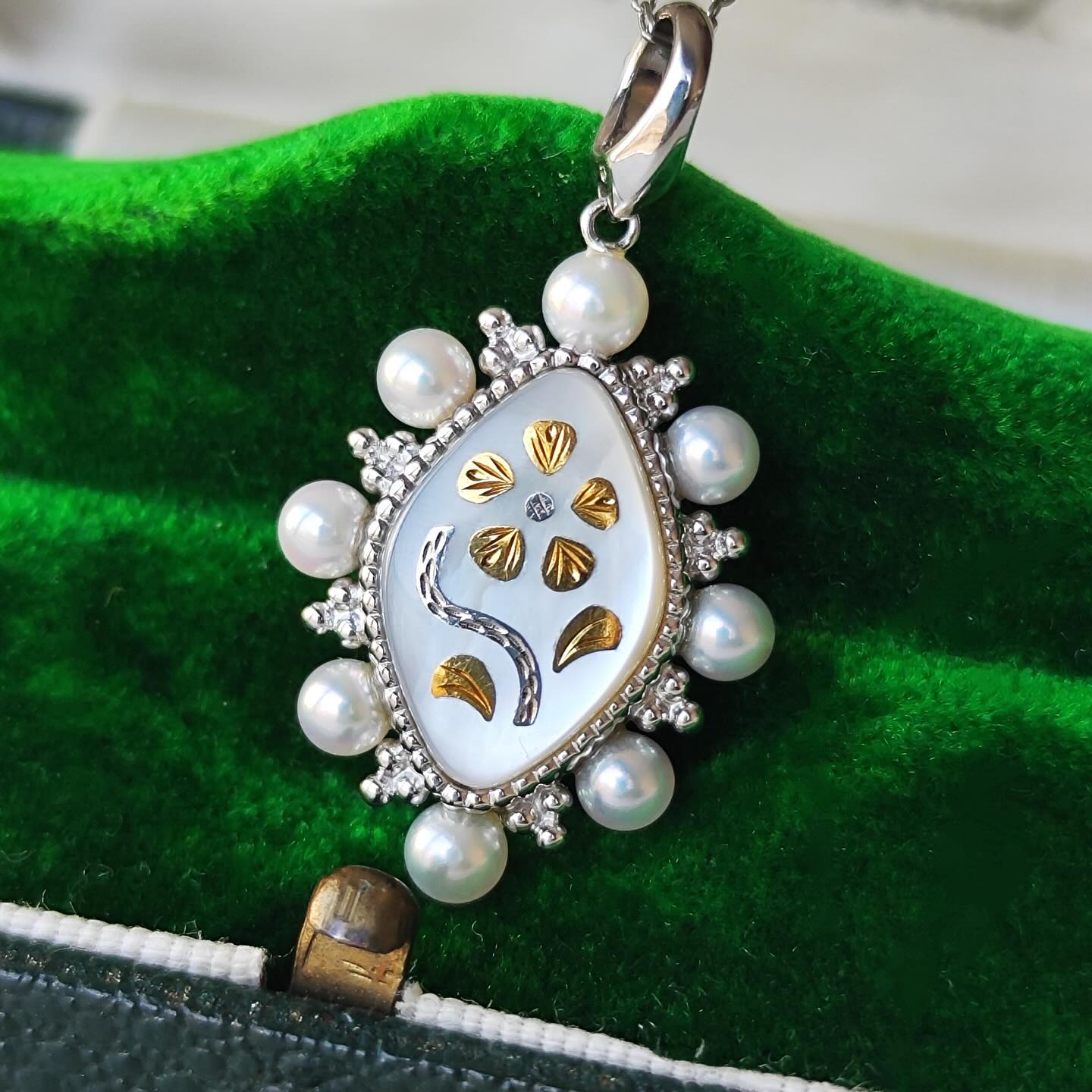 MIKIMOTO ミキモト ⁡ ミキモトの美しいピクウェ技法の ペンダント 
