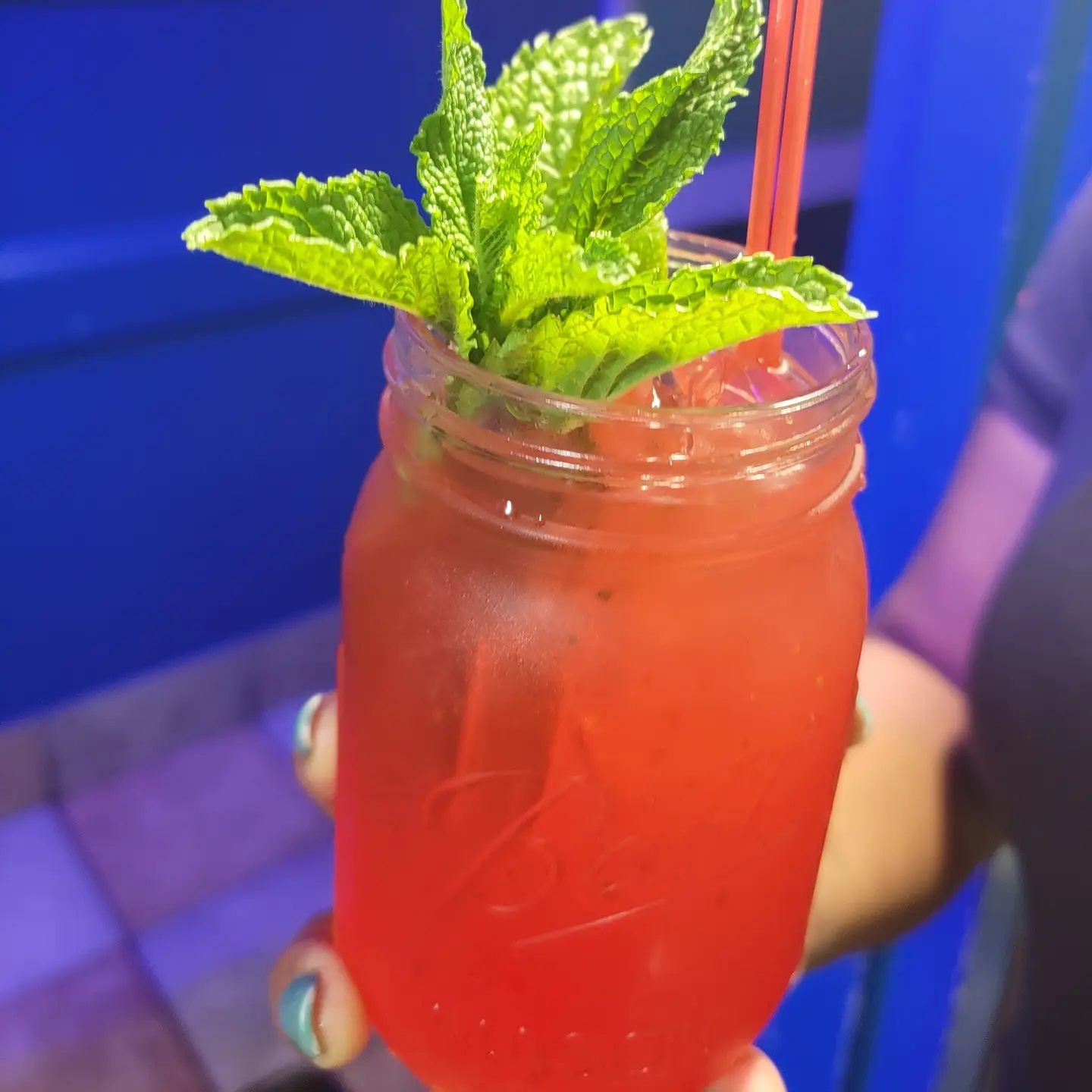 Perico Ripiao - Mar rojo,. Un mojito con frutas tropicales...