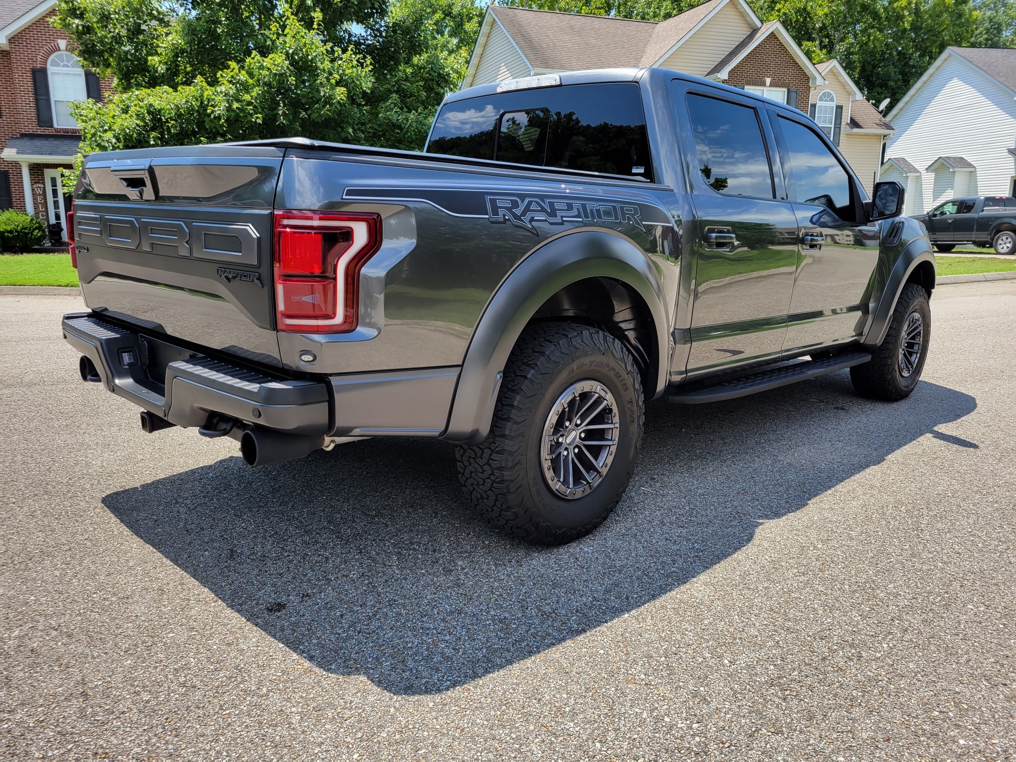 This is one slick Raptor having... - 2 CLEAN Auto Detailing