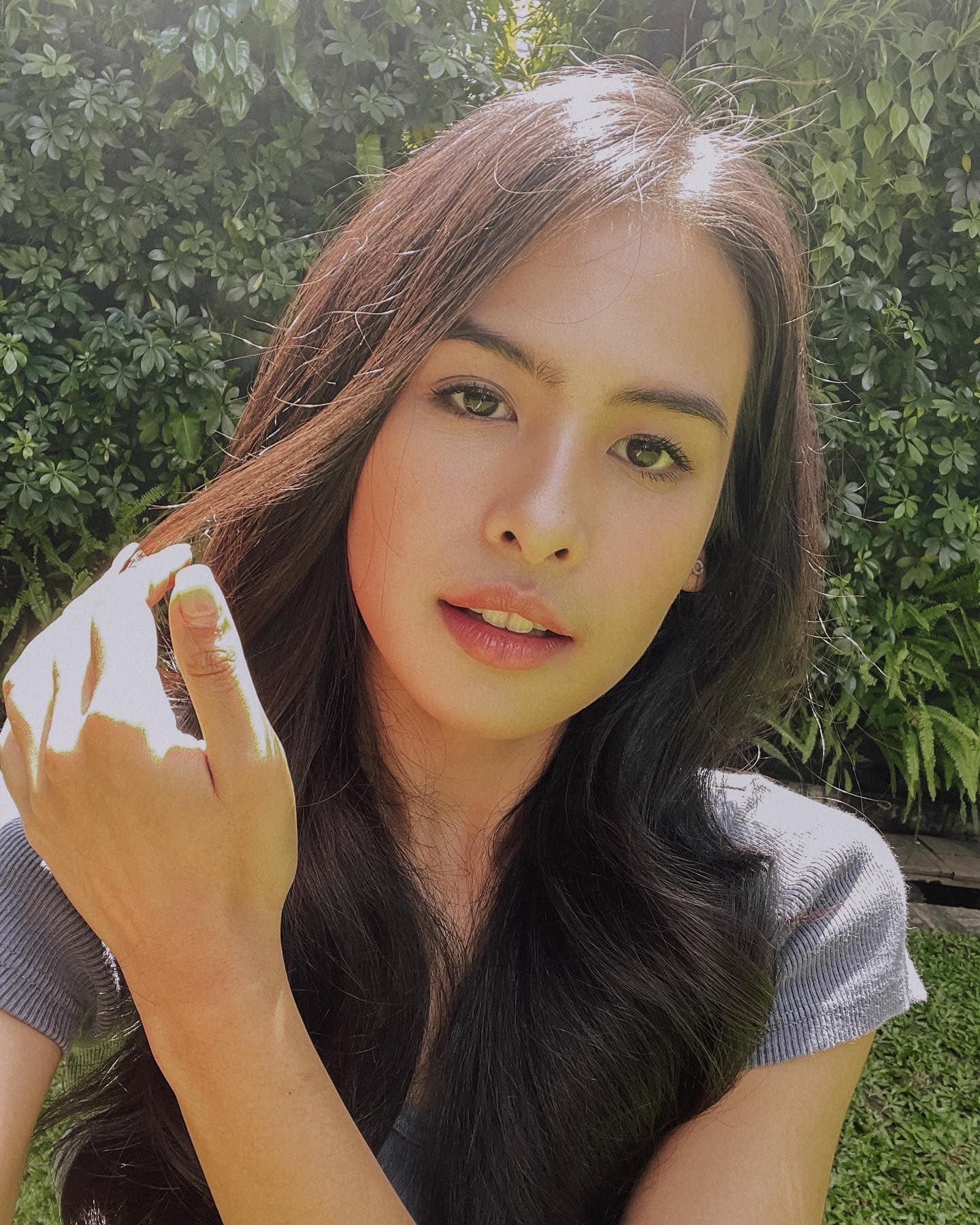 Ada yang cantik mau lewat nih!... - TRINITY OPTIMA PRODUCTION