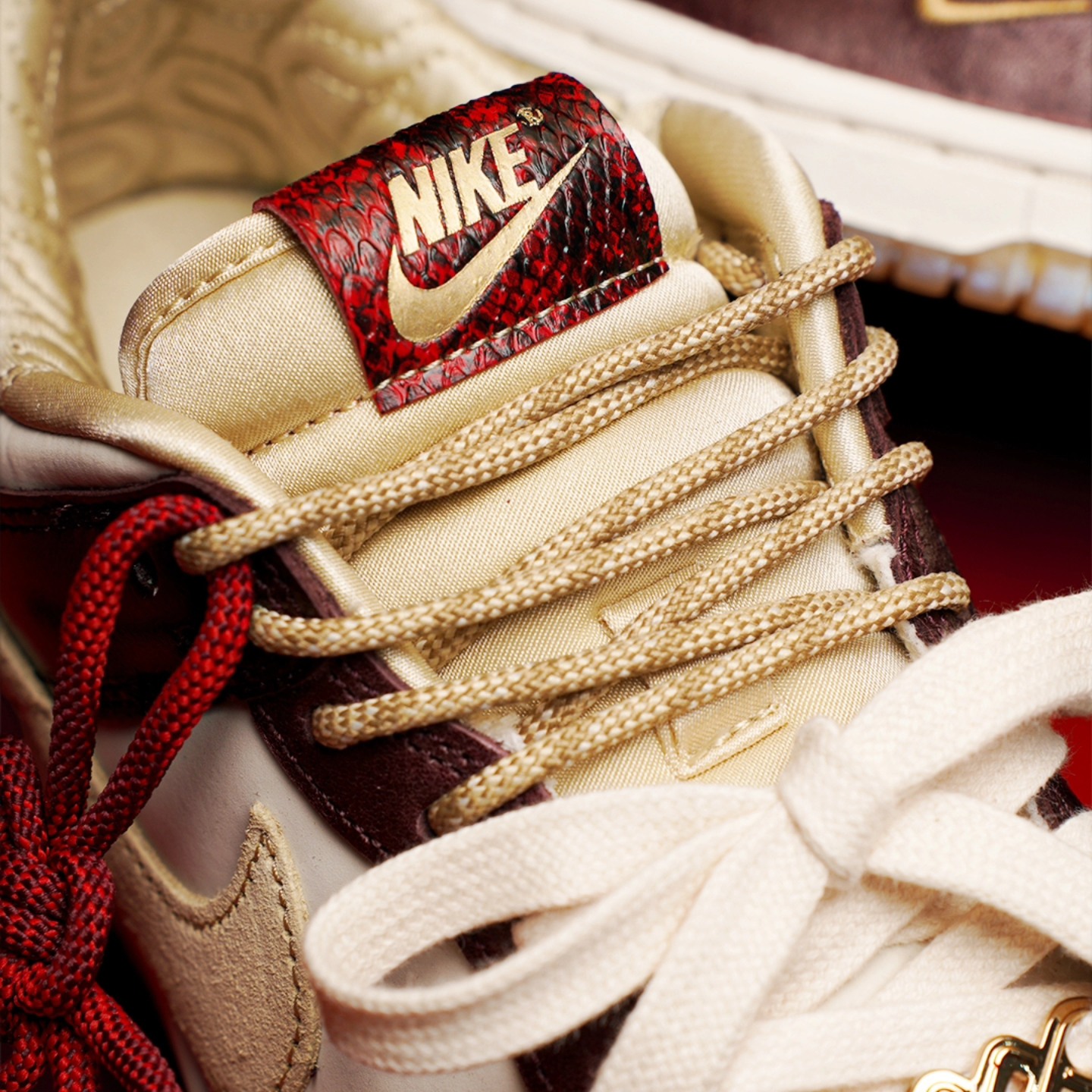 ? Sssssleek and stylish. The Nike Dunk Low 