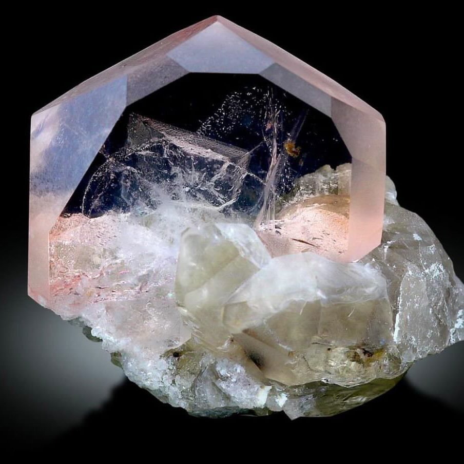 Impressive Aquamarine Crystal Gem Aquamarine crystal with Snow White ...