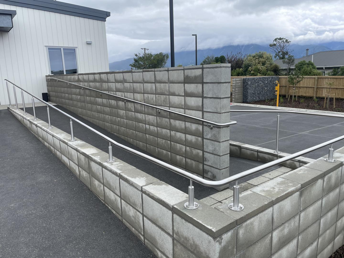 VIP Metalwork - Stainless steel 316 ramp handrail with led...