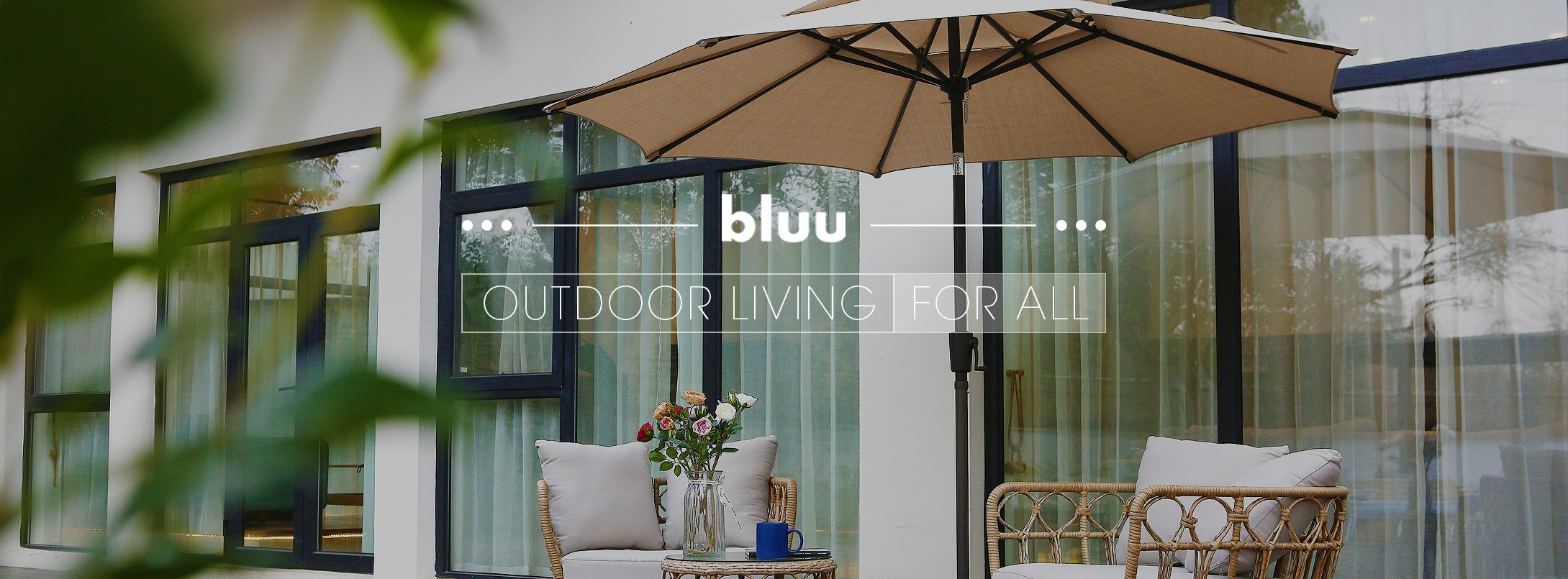 bluu patio umbrella 10 FT Offset Outdoor Cantilever Umbrella Hanging Umbrellas, Fade Resistant & Waterproof Solution-Dyed Canopy Fabric with Infinite Tilt, Crank & Cross Base (Dark Grey) : Patio, Lawn Installing The LARGEST Patio Umbrella!
