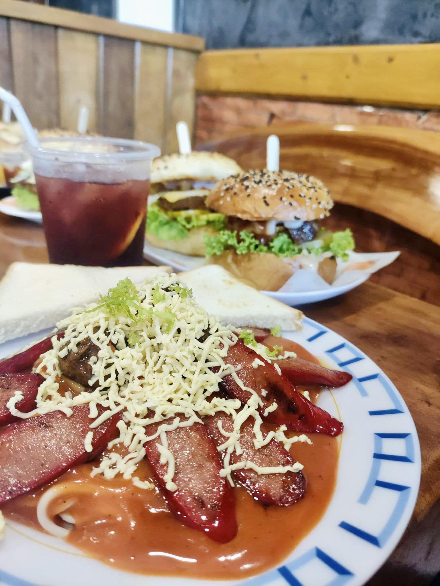 Hello Burger - 🔥100% Fresh and Delicious Burgers! 🍔🍔🍔... | Facebook