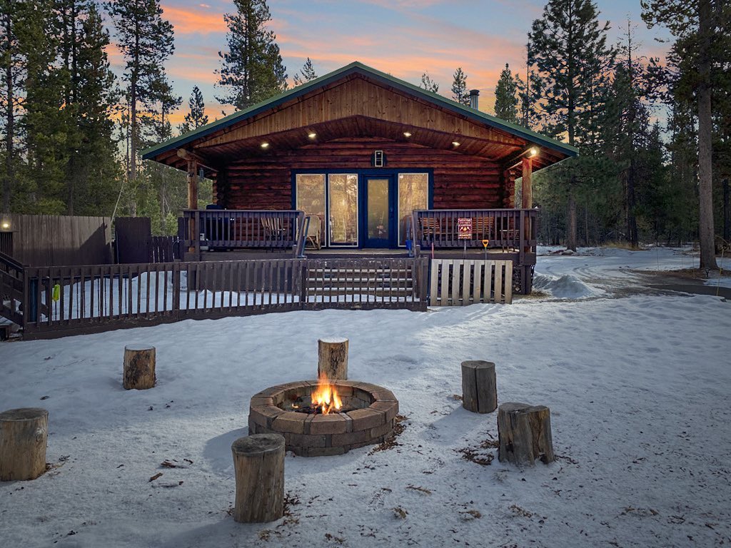 The Cabin at River Pines | Three Rivers OR