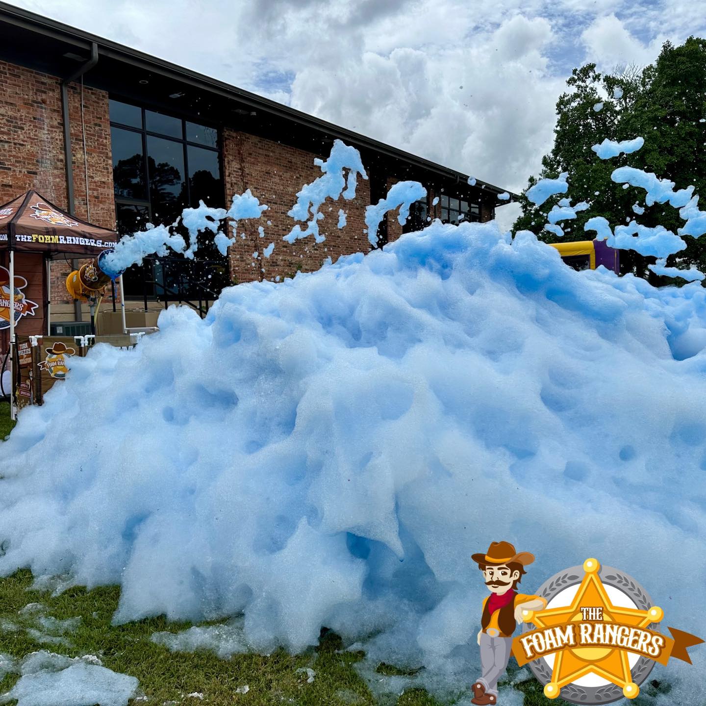 🤯 Talk about a MOUNTAIN 🏔️ of Foamtastic fun! 🫧 We have several color ...