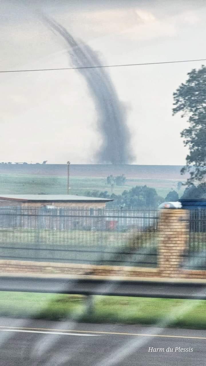 Tornado/Landspout between Alzu Petroport and Middelburg