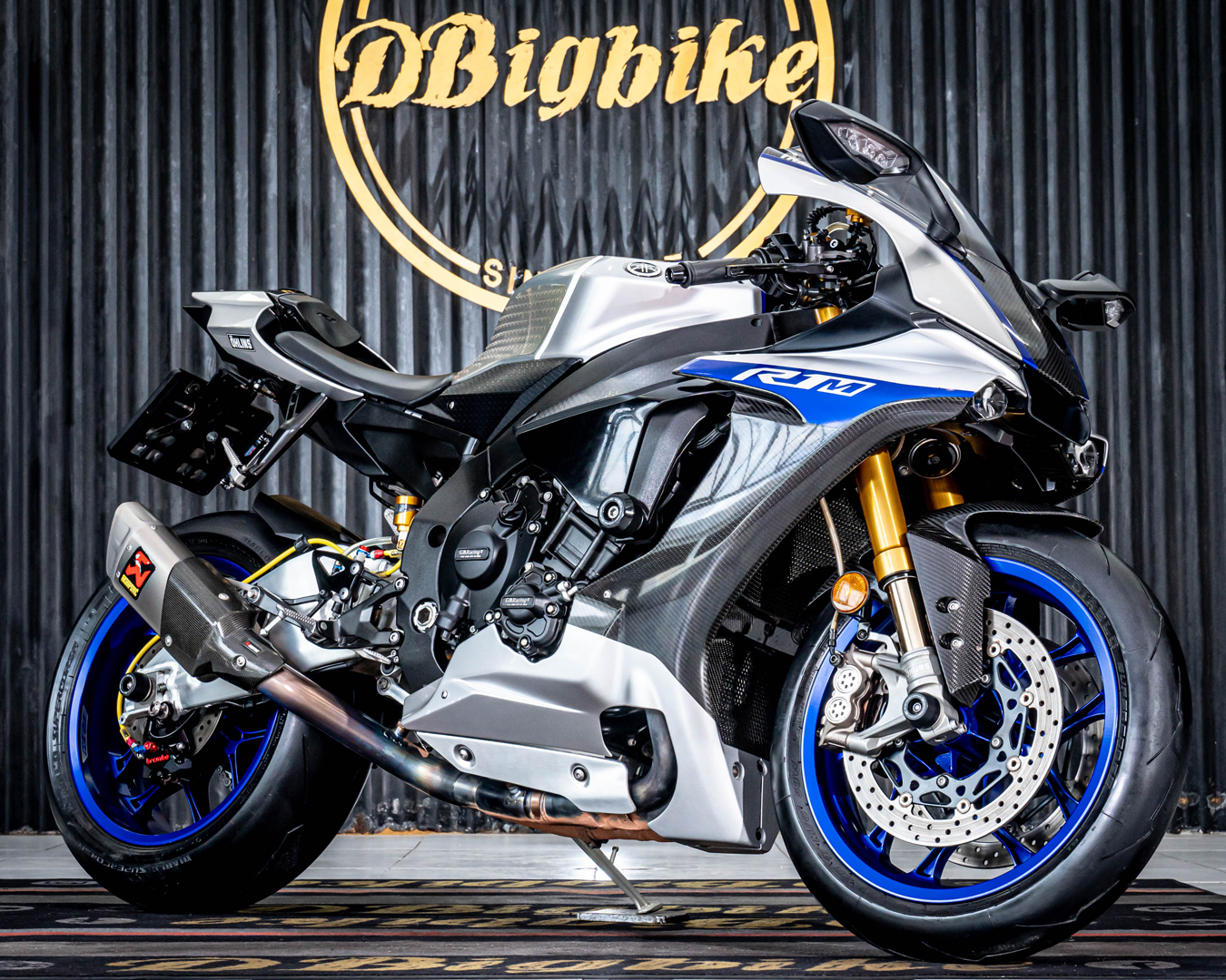 ดีเจริญยนต์ - Yamaha YZF R1M รถปี 2017 จดทะเบียนปี 2017... | Facebook
