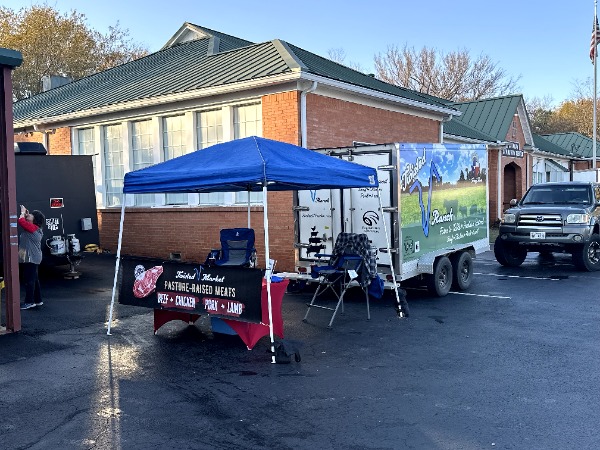 Twisted V Ranch - 🎄 We're Set Up at the Noonday Holiday...