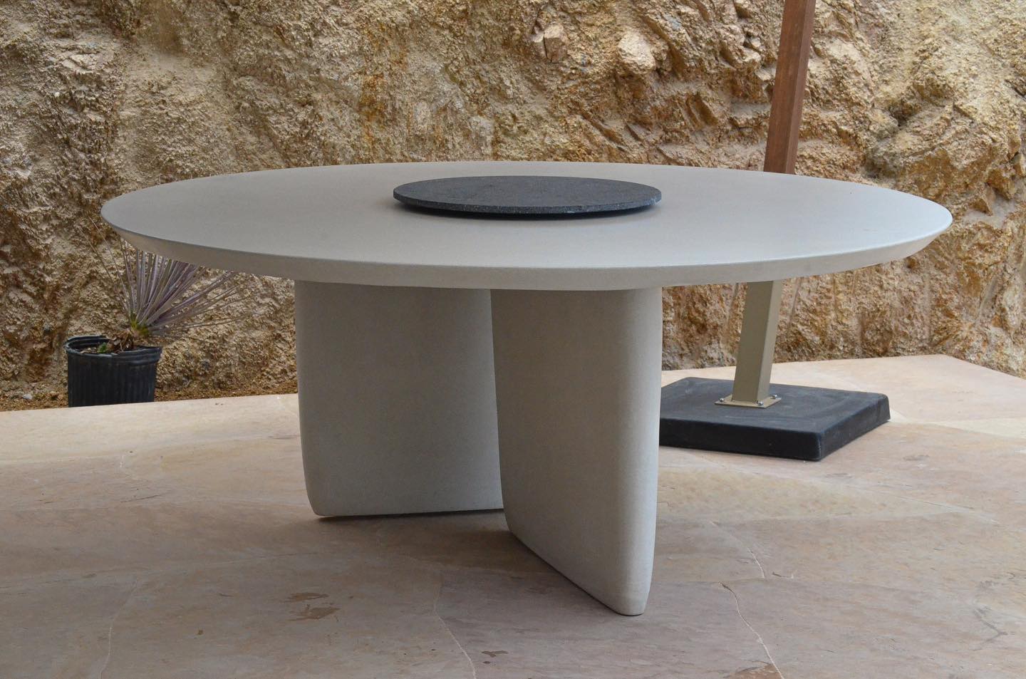 Roca Griega - The contrast of concrete with rocks plays on... | Facebook