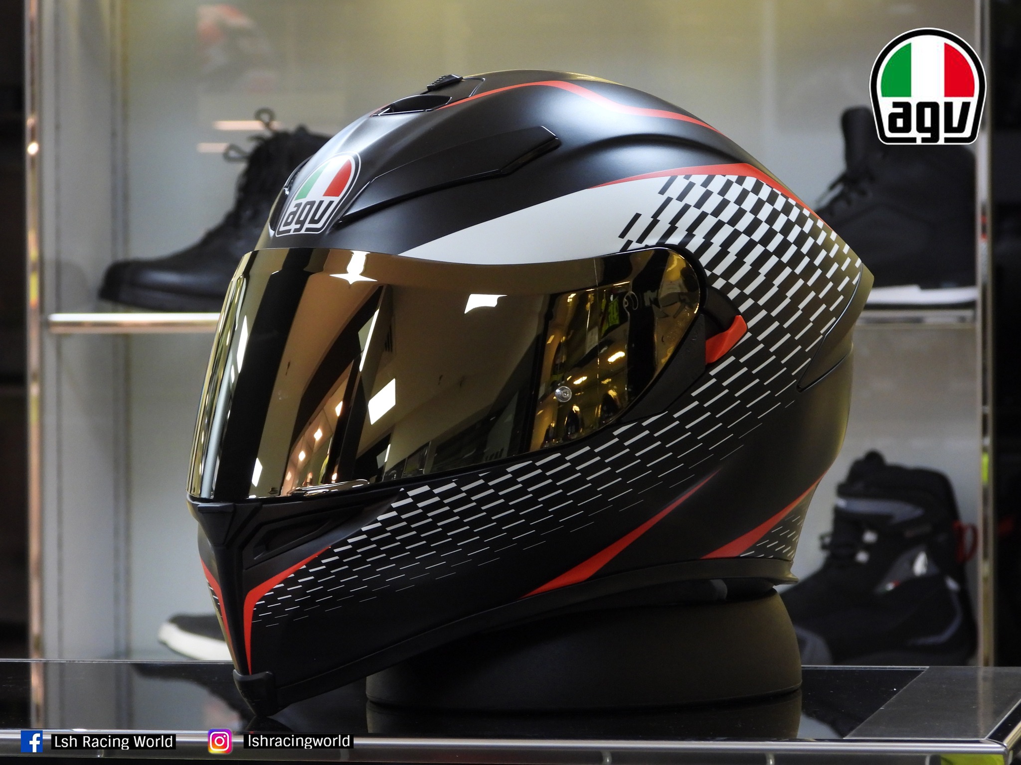agv k5 helmet malaysia K1 S Fastlap the front air vents developed through racing experience and the new Aero Spoiler designed in the wind tunnel maximize performance and provide stability even at high speeds in sports riding AGV K5/K5S Full Face Crash