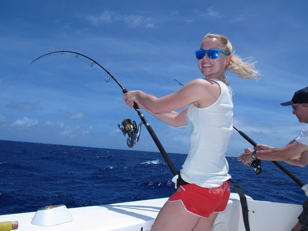 barbie light up fishing pole Shakespeare Mattel Purse Kit with Rod and Reel : Sports & Outdoors Size:7'4