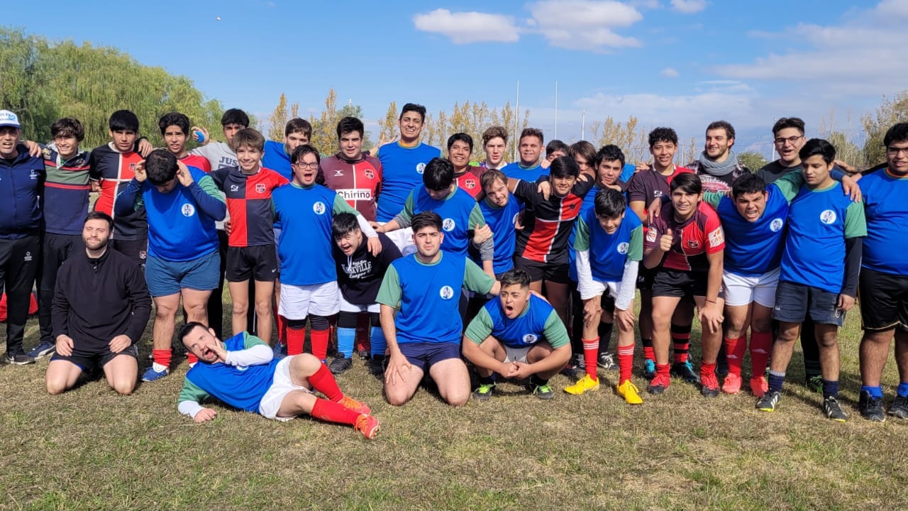 Dinos XV Rugby adaptado e inclusivo mixto San Juan Abrazo grande